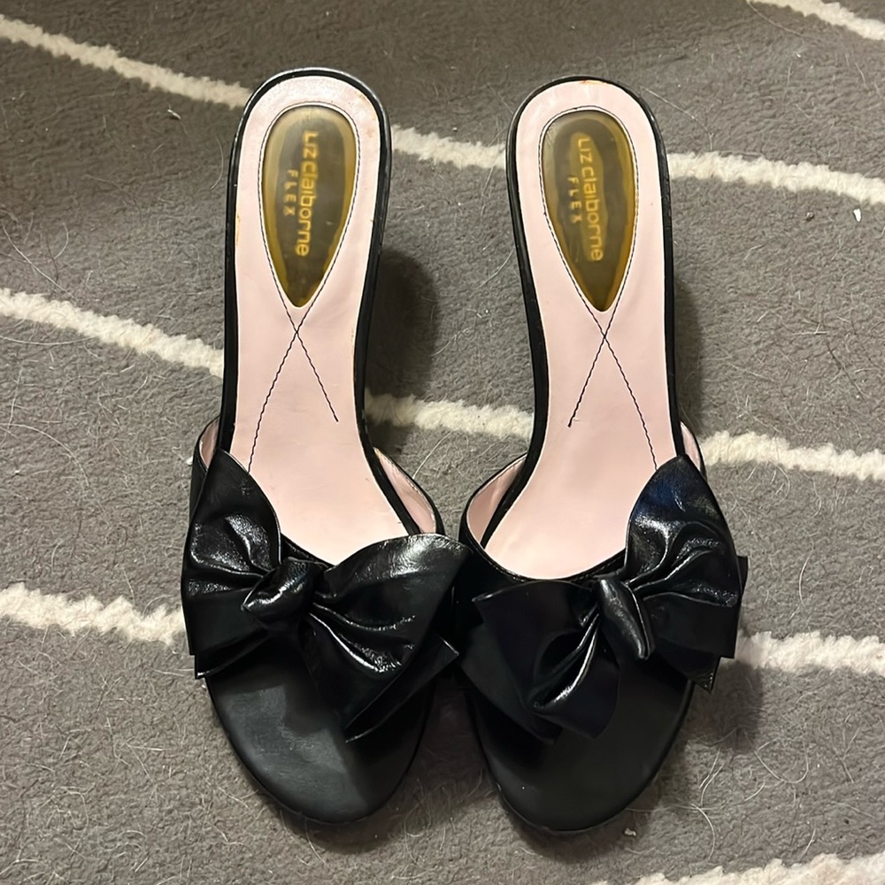 Liz Claiborne Bow Heel